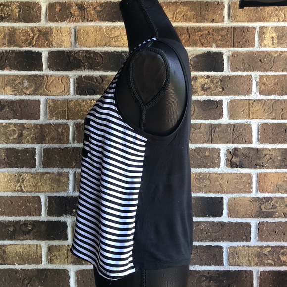 Express Black Top With LOVE Graphic - Picture 3 of 3